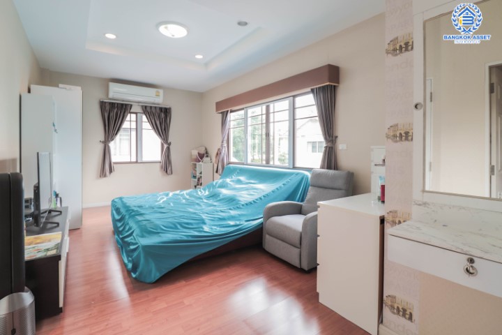 *****บ้านเดี่ยวมือสองนนทบุรี ทำเลโซนเมือง! แบรนด์ แสนสิริ* ม.บุราสิริ สนามบินน้ำ บ้านต่อเติมพร้อมอยู่ บนเนื้อที่ 112 ตร.ว. ฟังก์ชั่น 7 ห้องนอน 7 ห้องน้ำ 4 ที่จอด ภายในกว้างขวางเแบ่งเป็นสัดส่วน แถมฟรี !! เครื่องปรับอากาศ 10 เครื่อง, เครื่องทำน้ำอุ่น 5 เครื่อง บิ้วท์อินท์จัดเต็มทั้งหลัง! บนสุดยอดทำเลทอง ใกล้เซ็นทรัลรัตนาธิเบศร์ และ MRT สายสีม่วง "สถานีแยกนนทบุรี1"